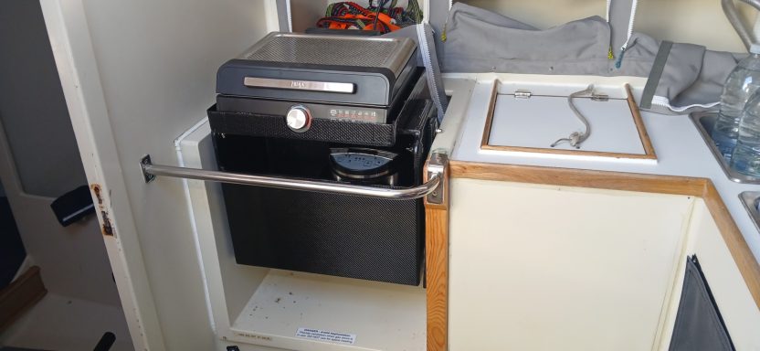 custom carbon cooker gimbal for Pata Negra, Lombard 46'